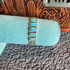 Western Cuff